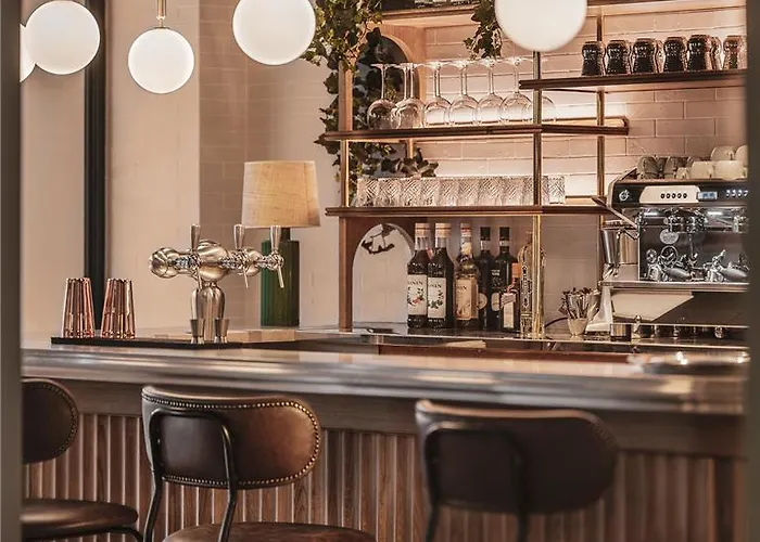 Dandy 4* Paris